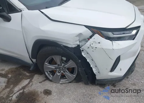 2024 Toyota Rav4 Xle z USA, uszkodzony, nr VIN 2T3P1RFV9RW467932